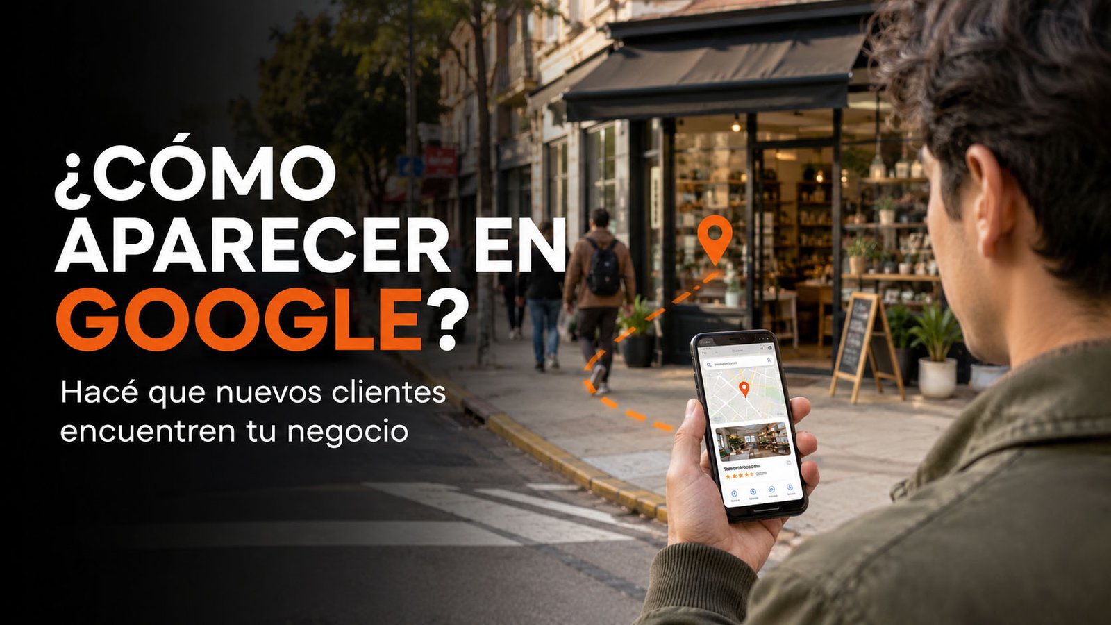 Dueña de un comercio observando en una computadora cómo aparece su negocio en los resultados de Google